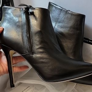 Boutique 9 Booties in Black -Size 6 1/2